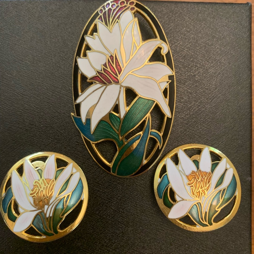 Brooch and earrings